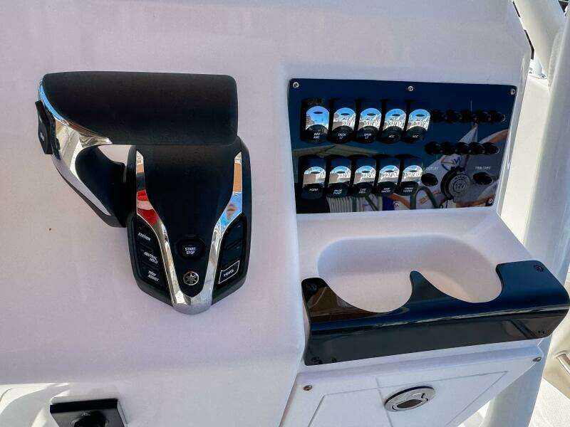 2025 Edgewater 208CC