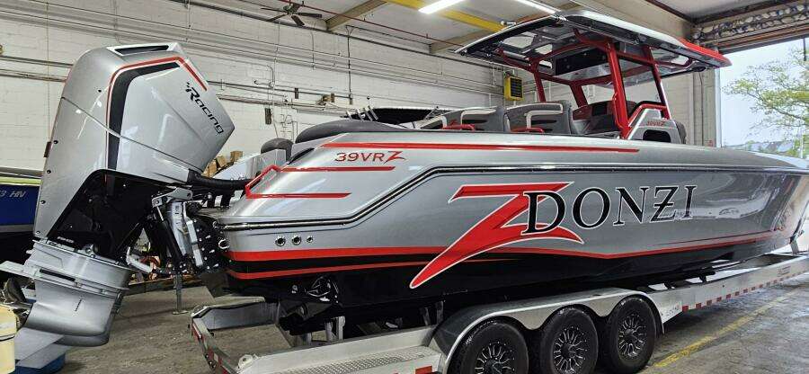 2024 Donzi 39 VRZ