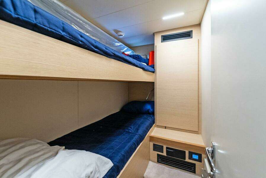 2023 Ferretti Yachts 670