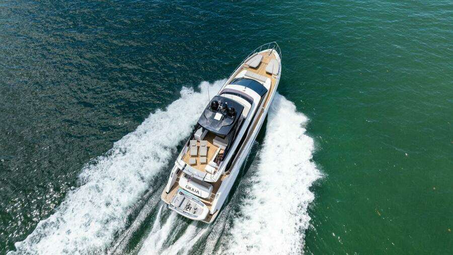 2023 Ferretti Yachts 670