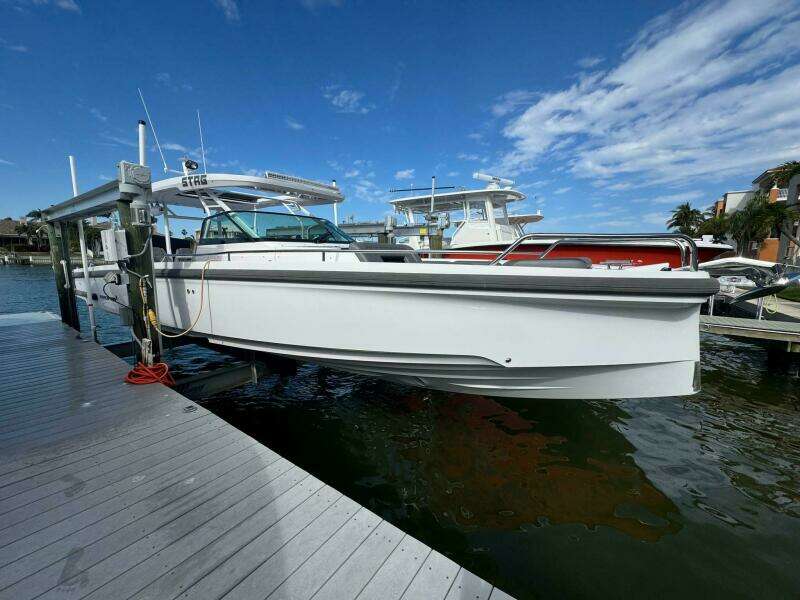 2025 Axopar 37 Sun Top