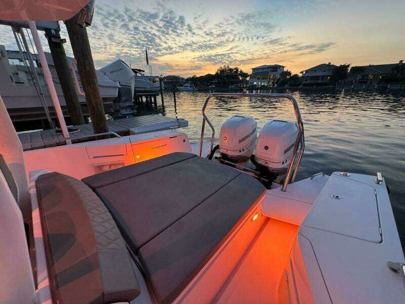 2025 Axopar 37 Sun Top