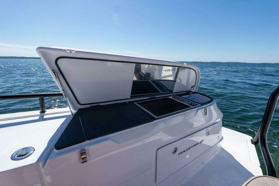 2025 Axopar Cross Cabin