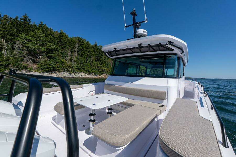 2025 Axopar Cross Cabin