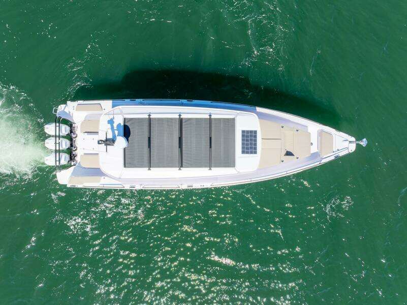 2025 Axopar Cross Cabin