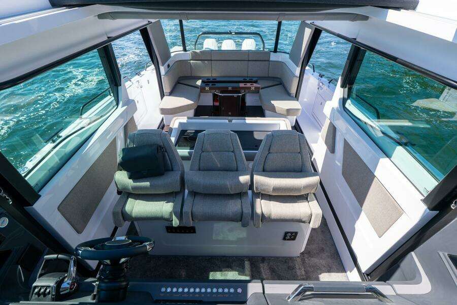 2025 Axopar Cross Cabin