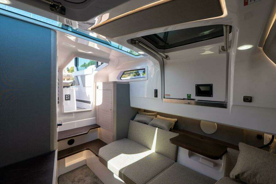 2025 Axopar Cross Cabin