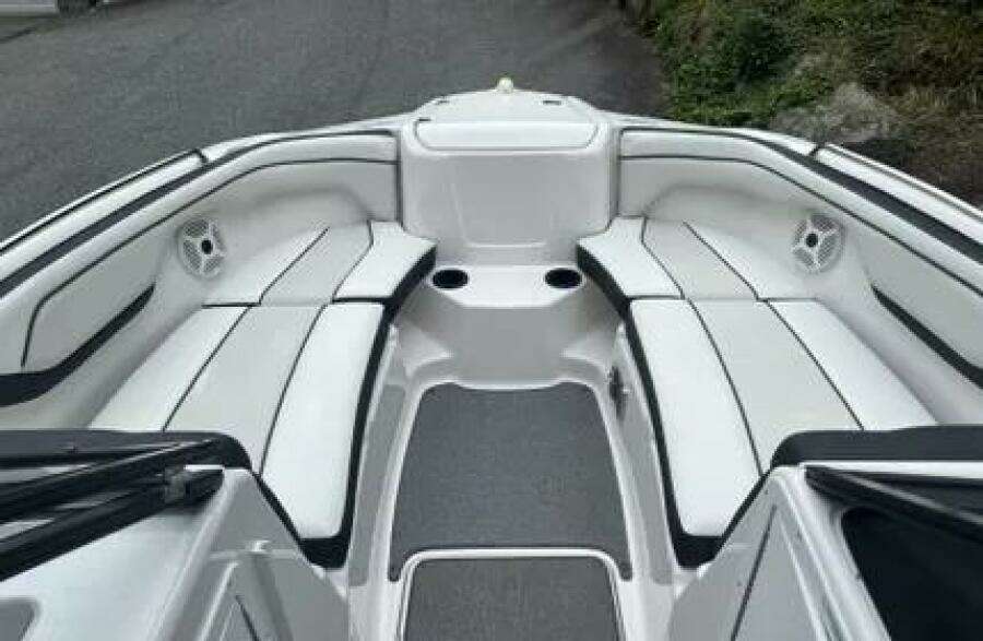 2018 Yamaha Boats SX210