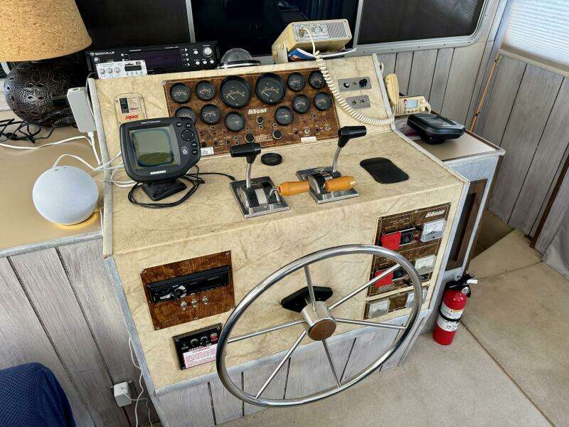 1987 Gibson 14 x 50 Standard