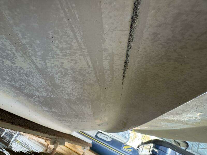 1994 Chaparral Signature 27 Cabin Cruiser