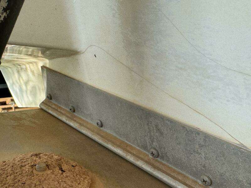 1994 Chaparral Signature 27 Cabin Cruiser