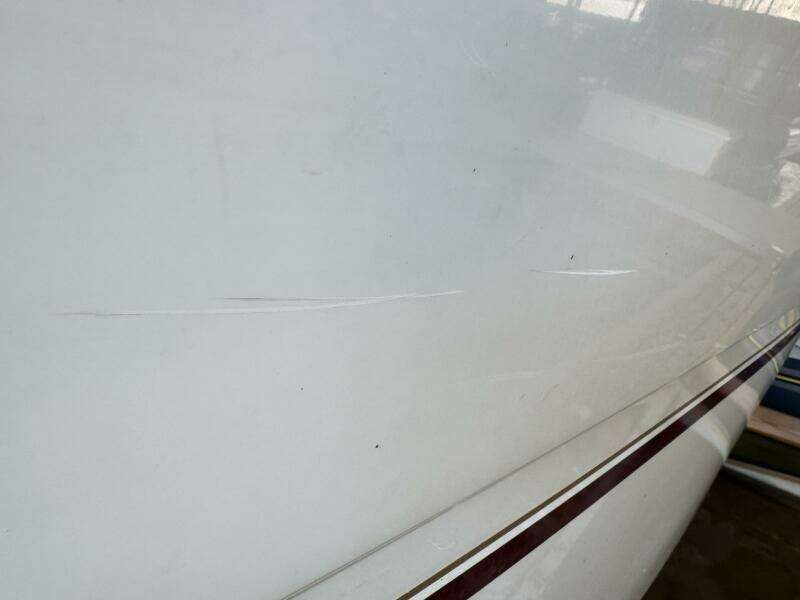 1994 Chaparral Signature 27 Cabin Cruiser