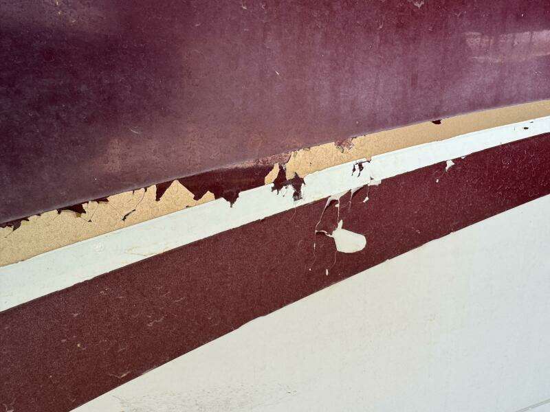 1994 Chaparral Signature 27 Cabin Cruiser