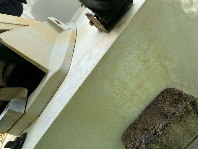 1994 Chaparral Signature 27 Cabin Cruiser