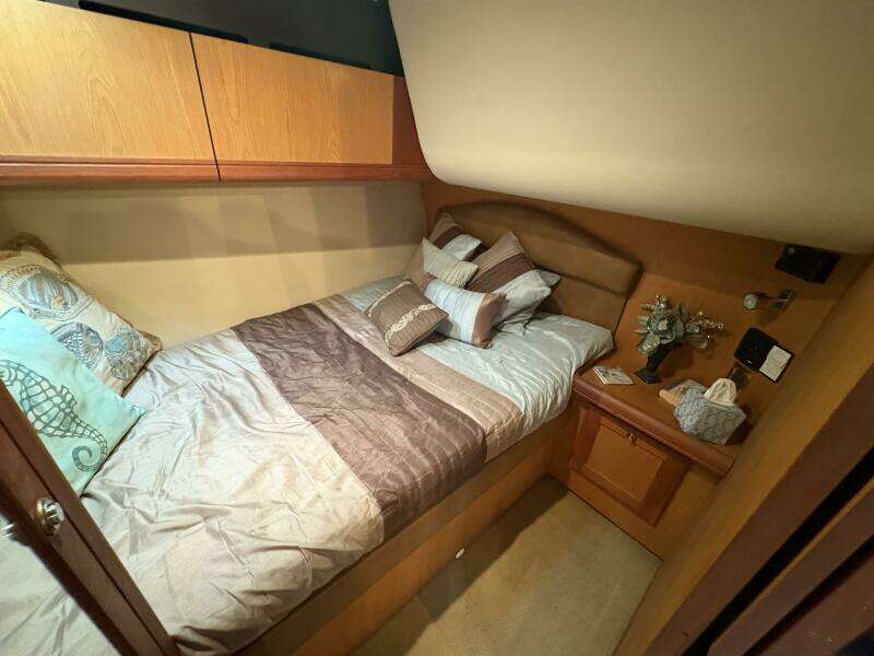 2005 Luhrs 41 Convertible "Rabbit Hole"