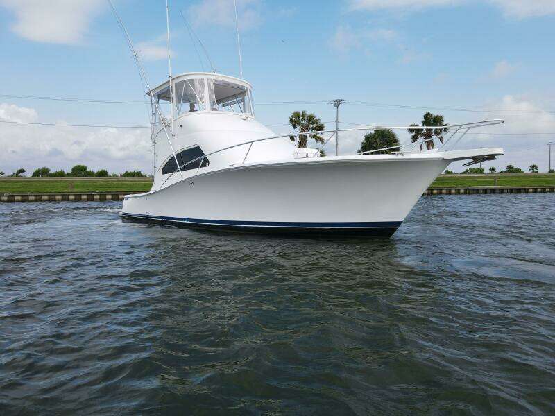 2005 Luhrs 41 Convertible "Rabbit Hole"
