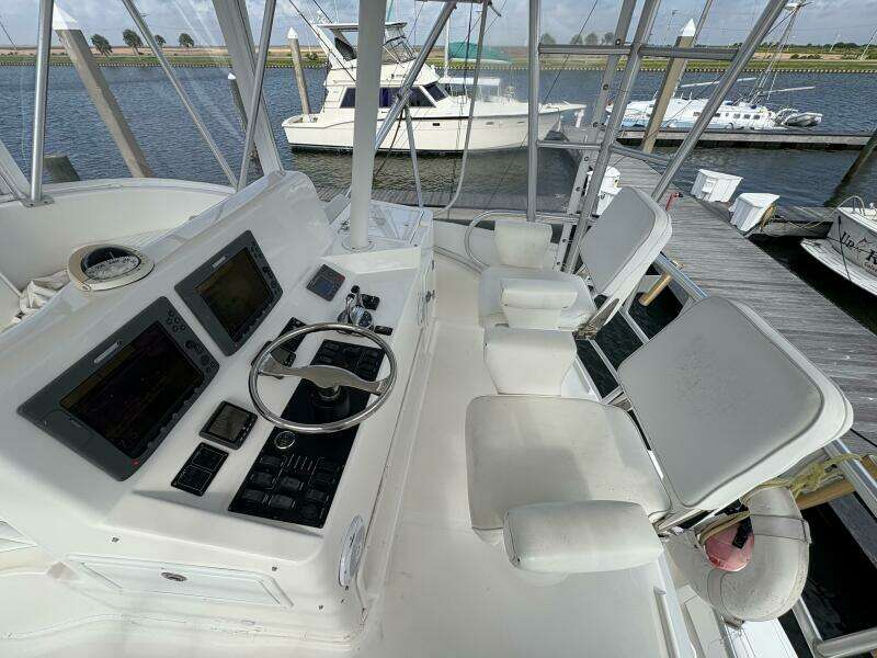 2005 Luhrs 41 Convertible "Rabbit Hole"