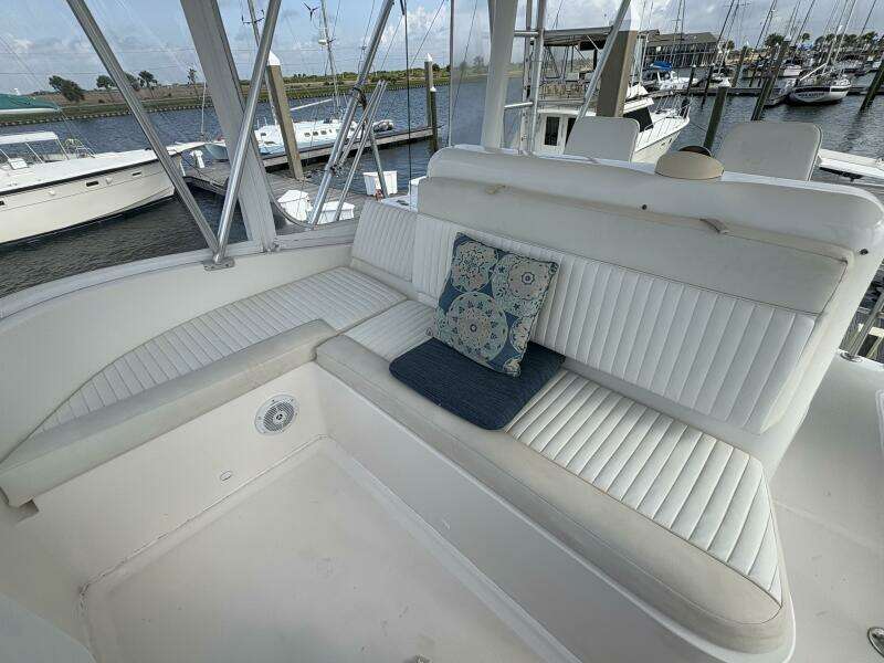 2005 Luhrs 41 Convertible "Rabbit Hole"