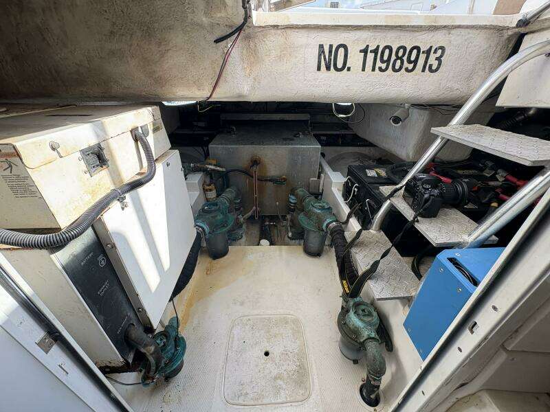 2005 Luhrs 41 Convertible "Rabbit Hole"