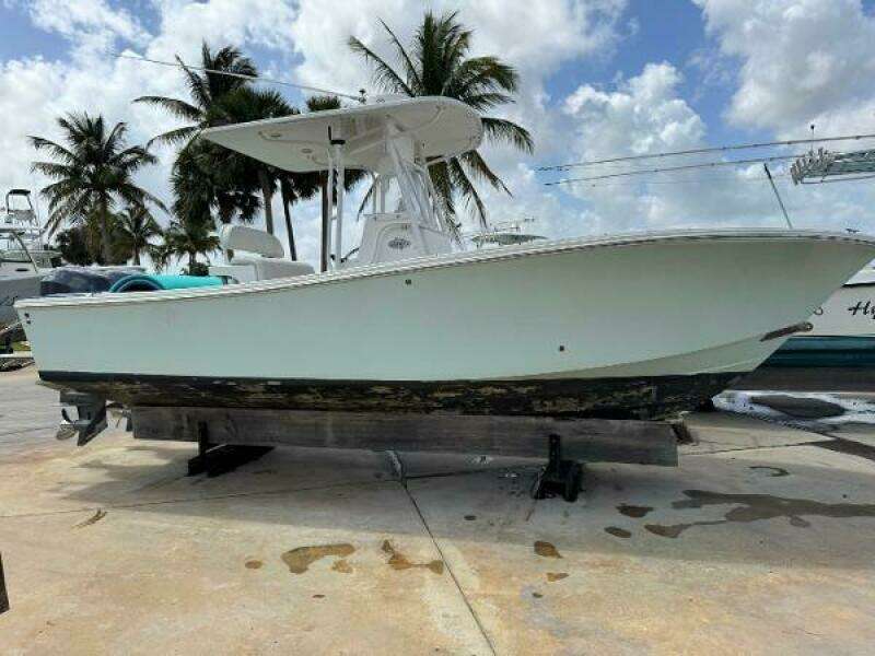 2005 Regulator 23 Center Console