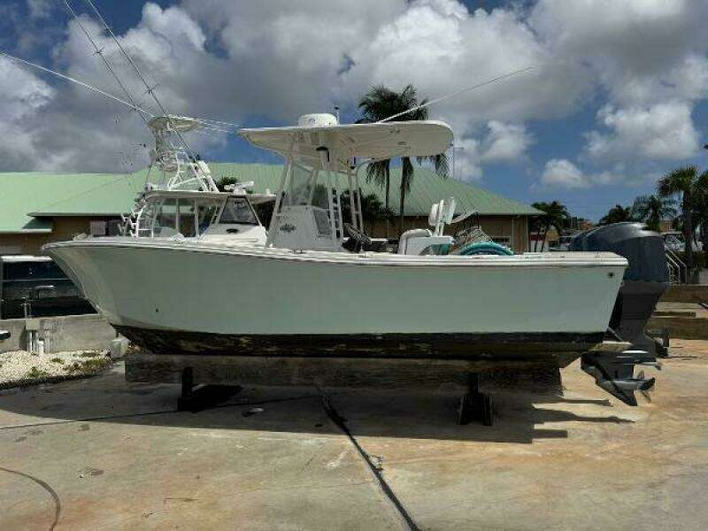 2005 Regulator 23 Center Console