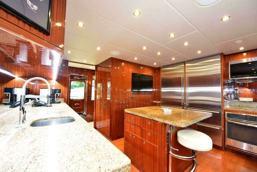 2016 Hargrave Raised Pilothouse