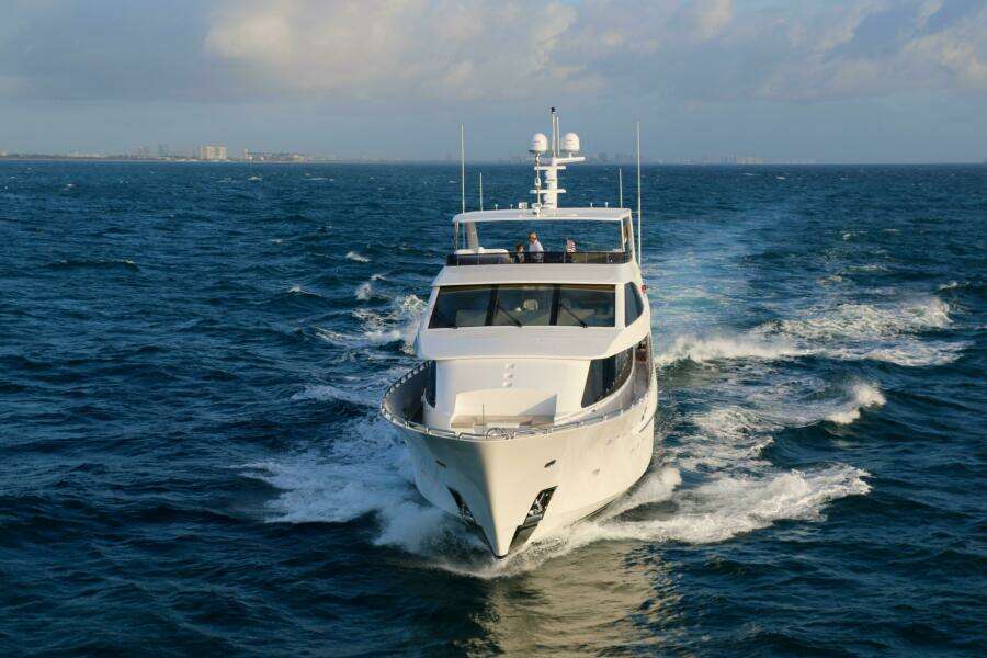 2016 Hargrave Raised Pilothouse