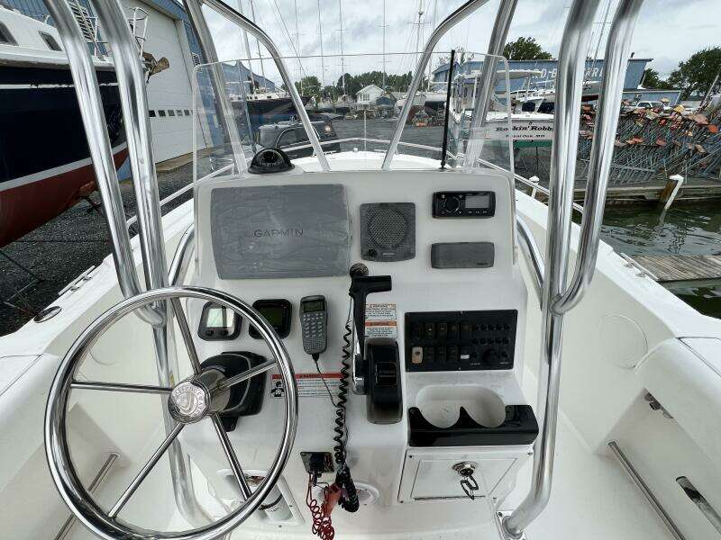 2011 Edgewater 205CC