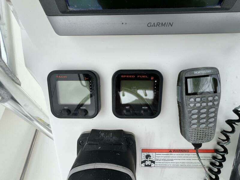 2011 Edgewater 205CC