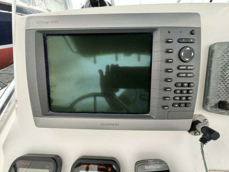 2011 Edgewater 205CC