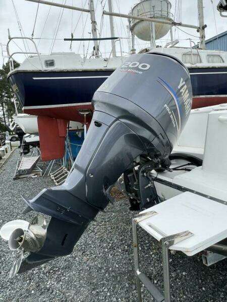 2011 Edgewater 205CC