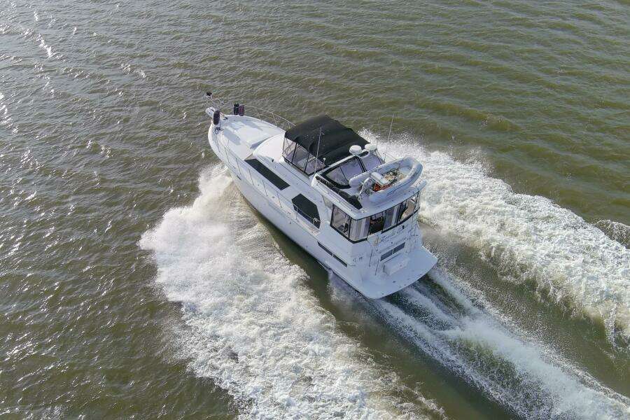 1997 44 Carver 445 Zodiac Gypsea Running
