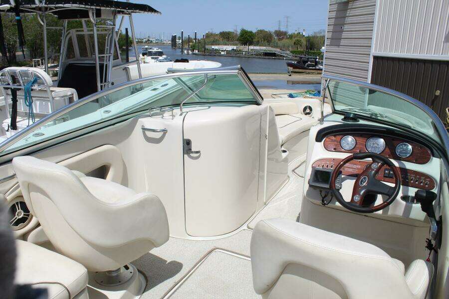 2008 Sea Ray 240 Sundeck