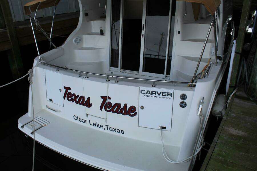 2004 Carver 360 Mariner