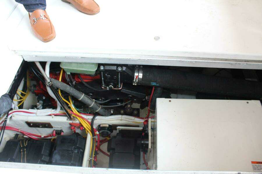 2004 Carver 360 Mariner