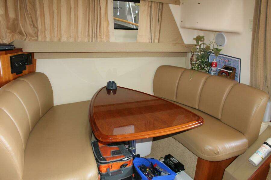 2004 Carver 360 Mariner