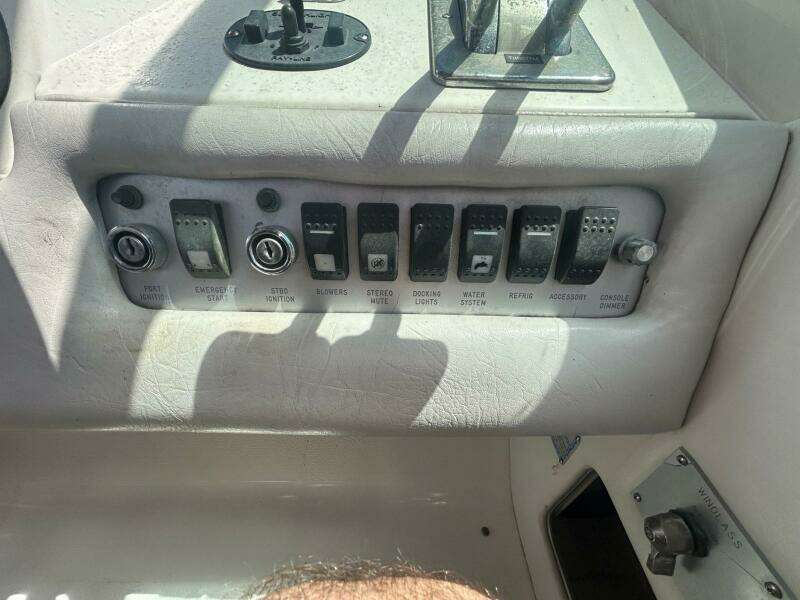 1994 Sea Ray 370 Sundancer