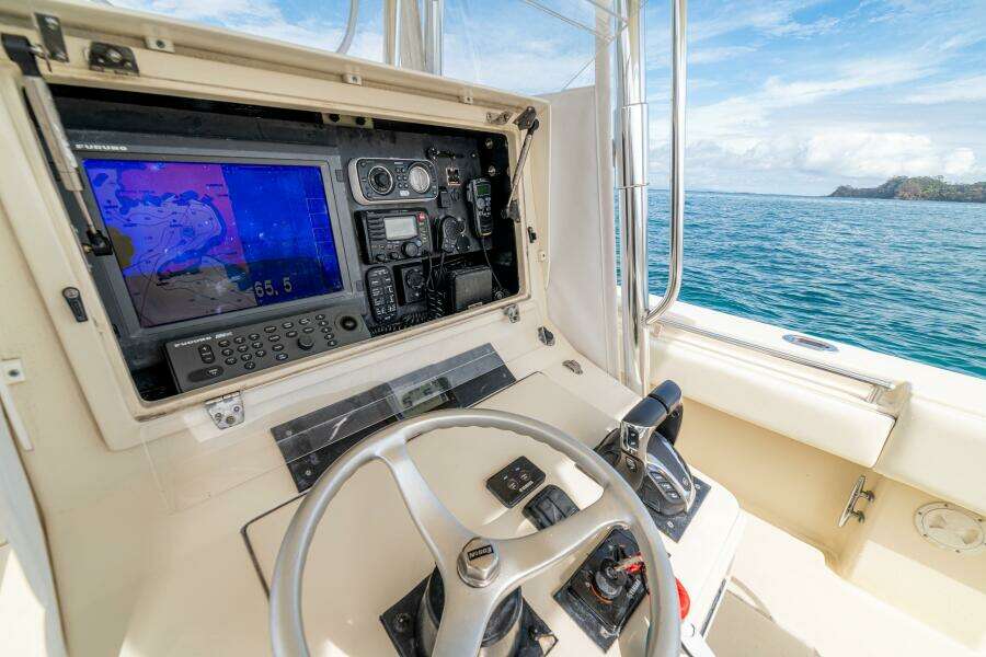 2007 Contender 33 - Helm