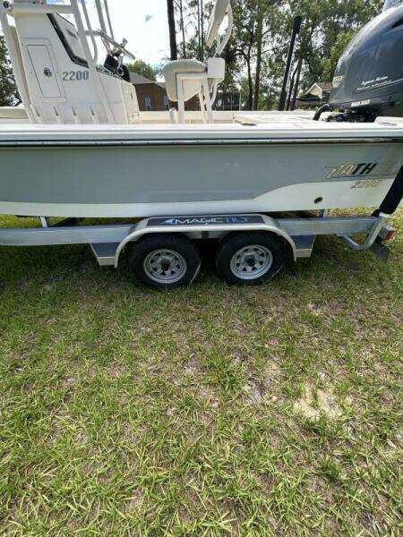 2017 Pathfinder 2200 TRS