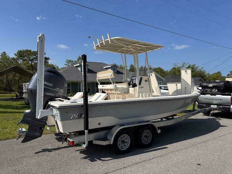 2017 Pathfinder 2200 TRS