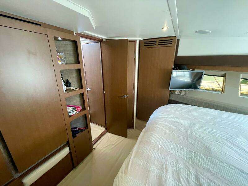 2017 Sea Ray 400 Sundancer