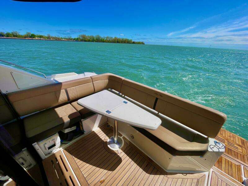2017 Sea Ray 400 Sundancer