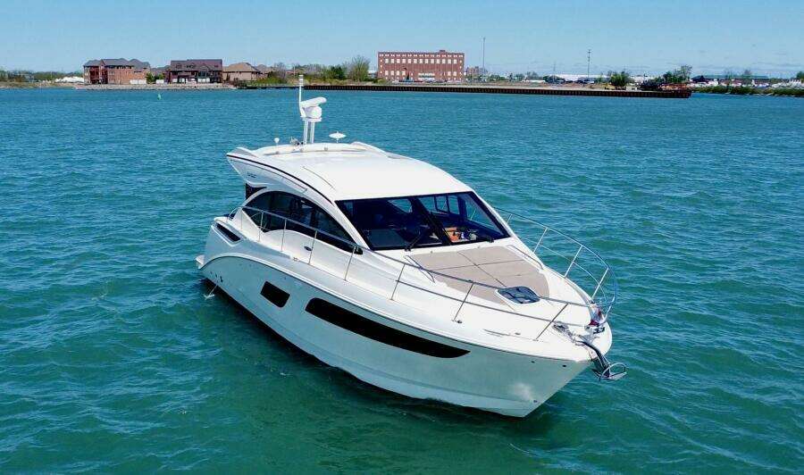 2017 Sea Ray 400 Sundancer