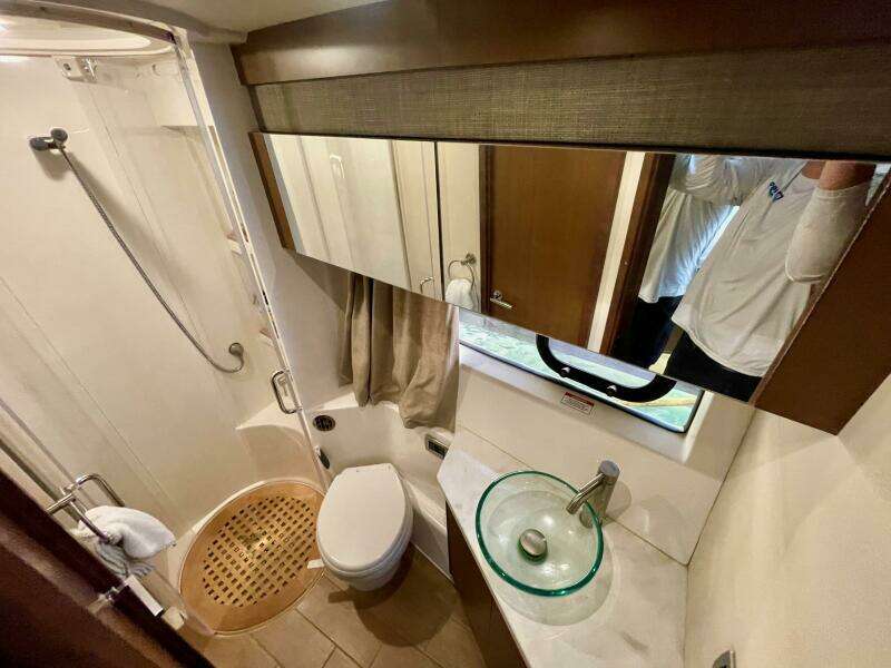 2017 Sea Ray 400 Sundancer