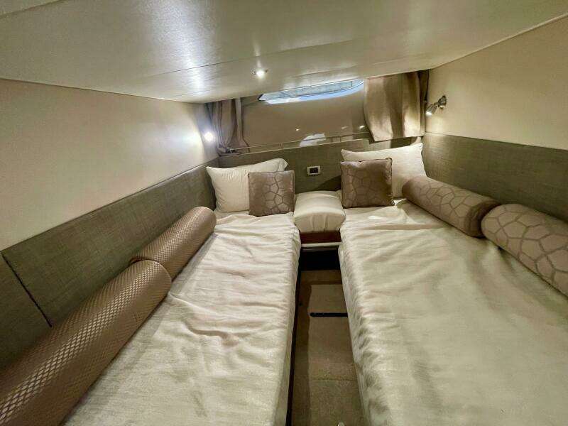 2017 Sea Ray 400 Sundancer