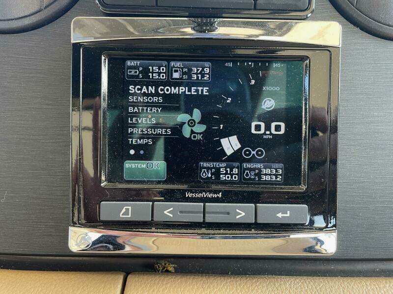 2017 Sea Ray 400 Sundancer