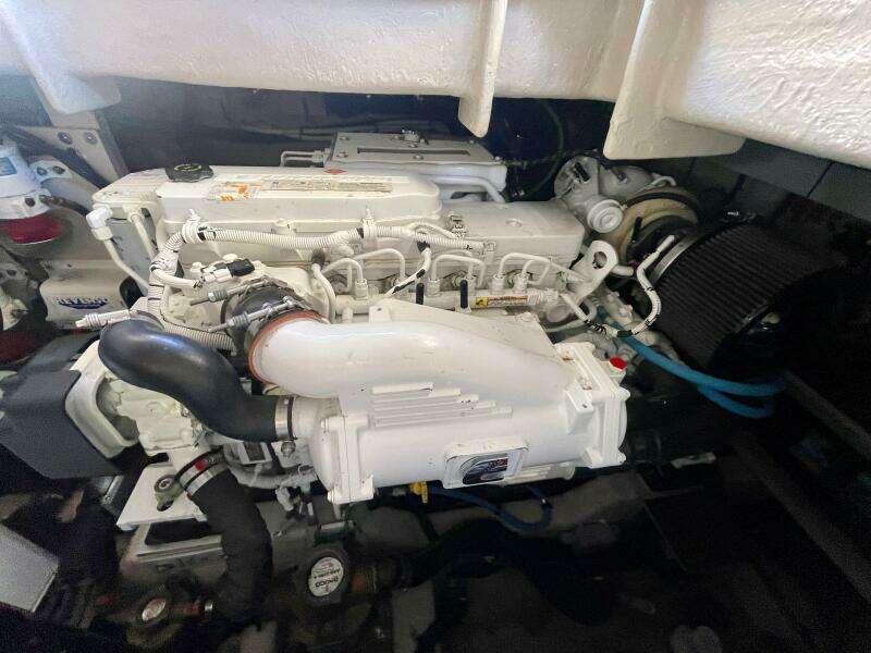 2017 Sea Ray 400 Sundancer