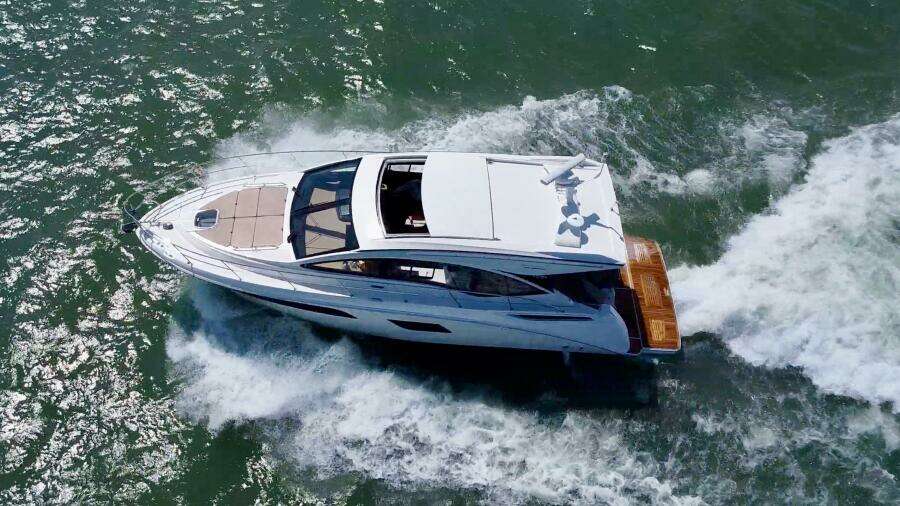 2017 Sea Ray 400 Sundancer