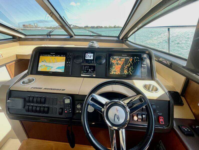 2017 Sea Ray 400 Sundancer