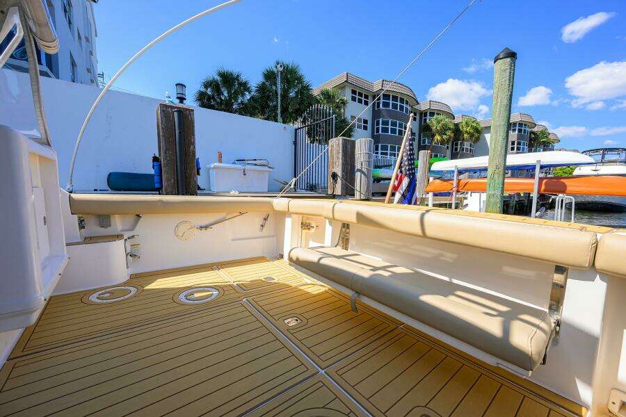 Tiara 3100 LE Black Jack - Cockpit